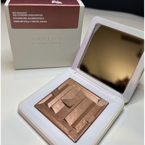 HAUS LABS Bio-Radiant Gel-Powder Highlighter with Fermented Arnica Bronzite - Picture 2 of 3